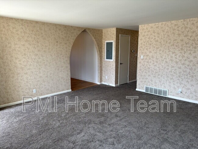 Photo - 5725 S 2050 W