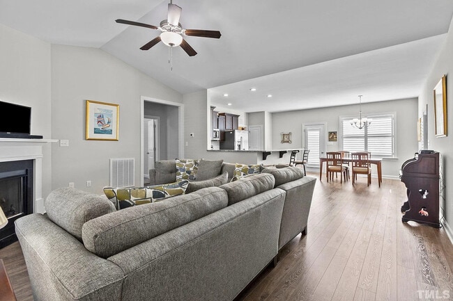Photo - 119 Aviemore Ln