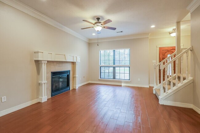 Photo - 612 Spruce Dr