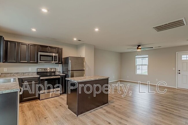 Photo - 10 Torrington Dr