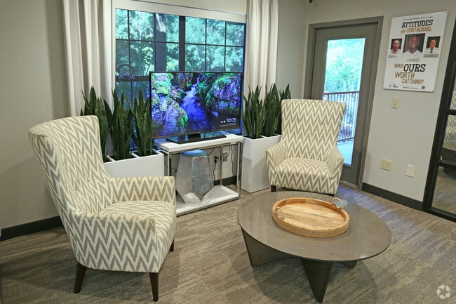 Leasing Office - The Lory of Tallahassee