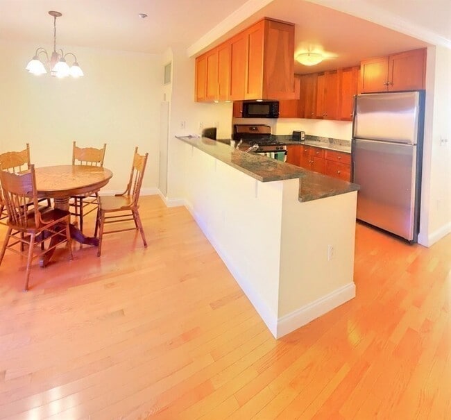 Photo - 2 St Paul St