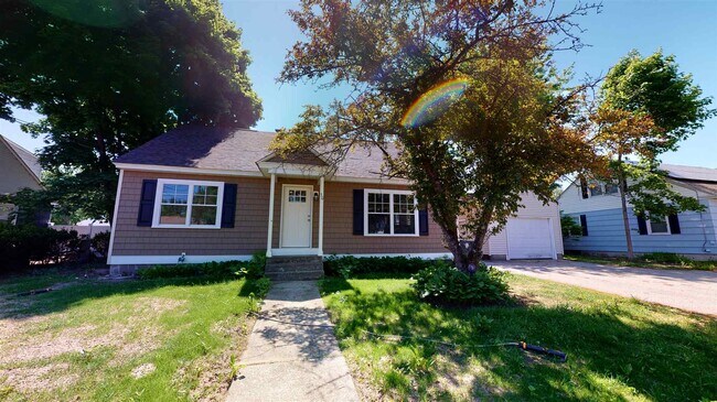 Building Photo - 30 Paul Ave