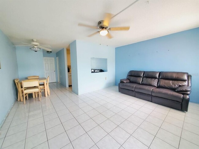 8555 112th St N Unit 106