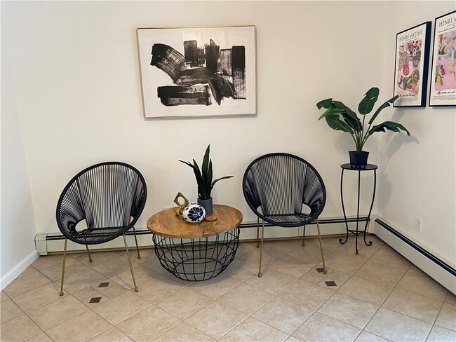 Photo - 33 Suburban Dr