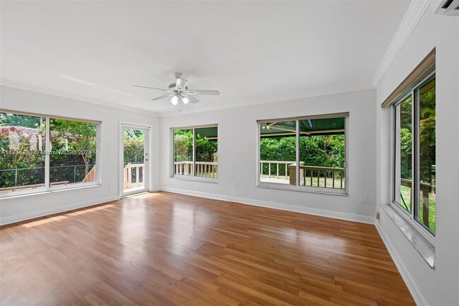 Photo - 641 Navarre Ave