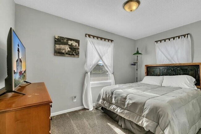 Photo - 401 7th Ave S