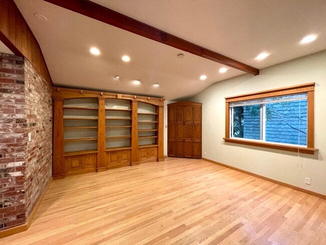 Photo - 3869 McLaughlin Ave Unit Rear