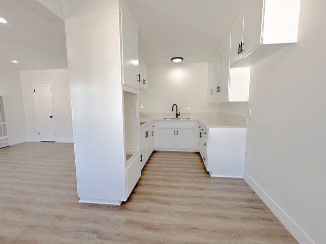 Photo - 5315 Lorna St N