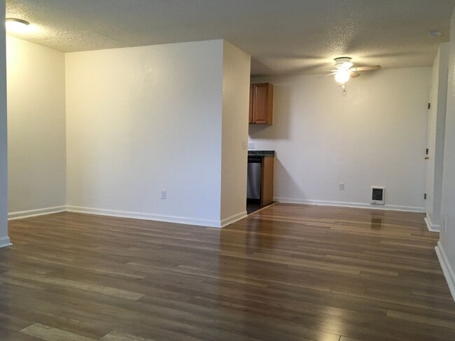 Photo - SPACIOUS 2 BEDROOM / 2 BATHROOM CONDO AVAILABLE $1,650.00 PER MONTH
