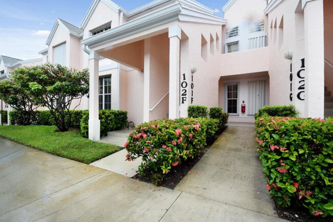 Building Photo - 101 Muirfield Ct Unit 101-f