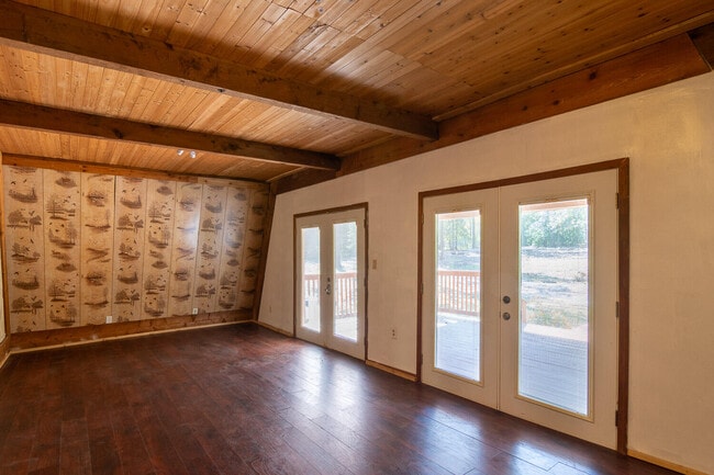 Photo - 2865 Old Thomson Rd