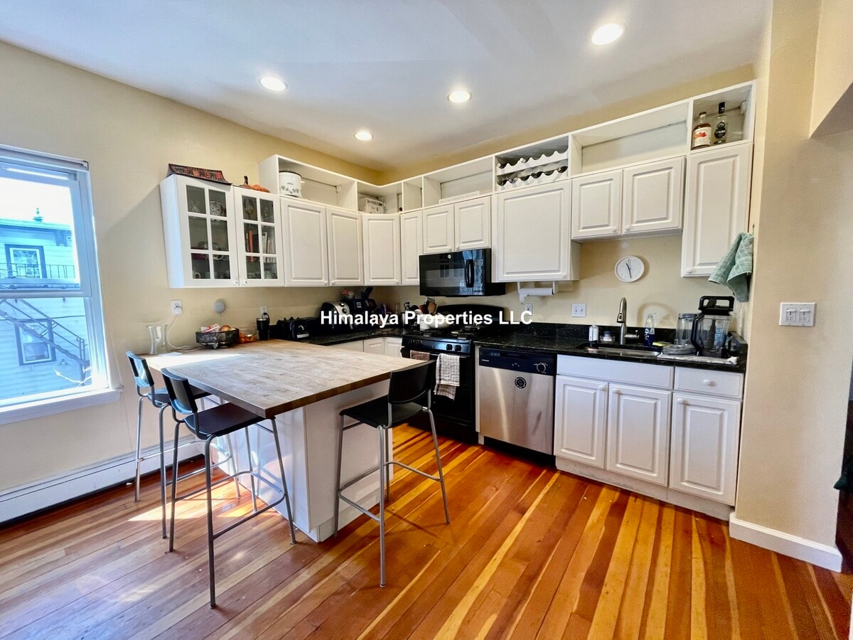 Photo - 174 Putnam Ave Condo Unit 2