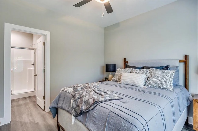 Building Photo - Modern 4 Bedroom Home in Falcon Falls Near Heights High School