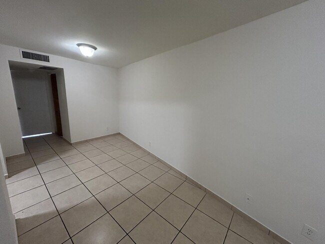 Photo - 2000 Springdale Blvd Unit 3a