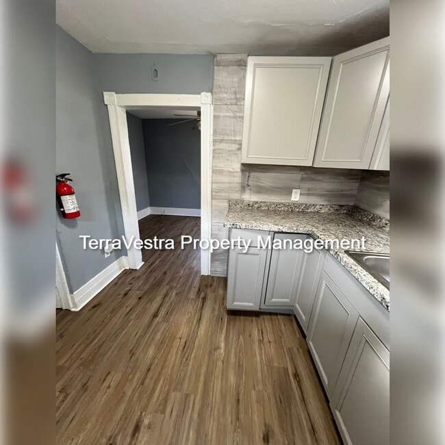 Photo - 31 S Myrtle St Unit 2nd Floor