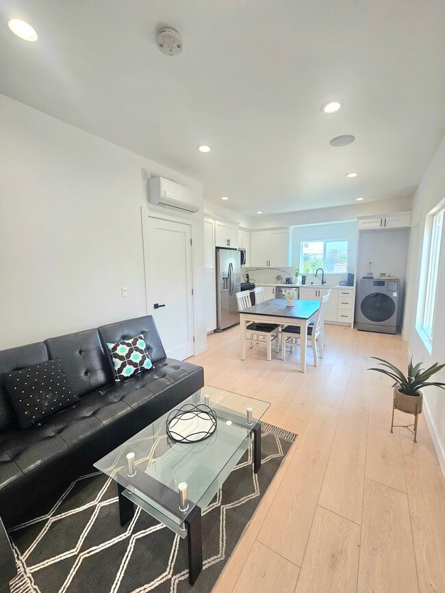 Building Photo - Pomeroy Ave Unit 2681 1/4 Rental