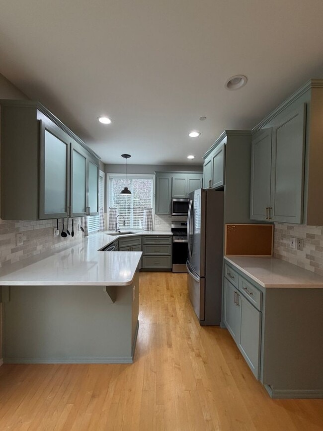 Photo - 2060 Hammond Ave