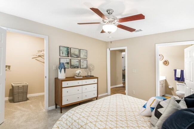 Photo - Crossgates Apartment Homes