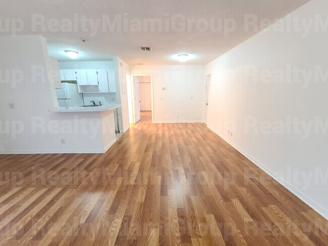 Photo - 36 N Crossings Cir