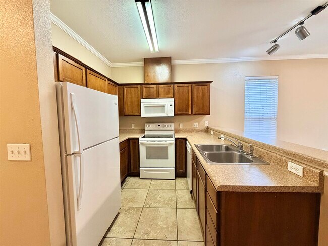 Photo - 2400 Fred Smith Rd Unidad 207