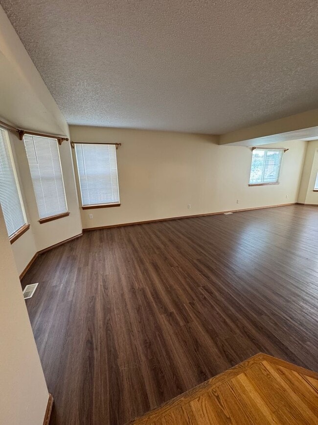 Photo - Charming 5 Bed 3 Bath House