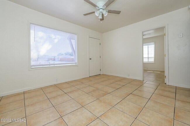 2631 N Fontana Ave
