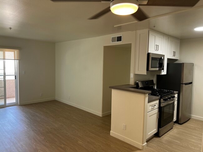 Photo - 3861 Vinton Ave Unidad 101
