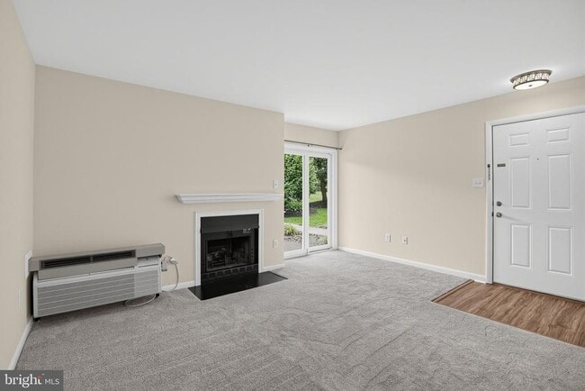 2034 Lucas Ln