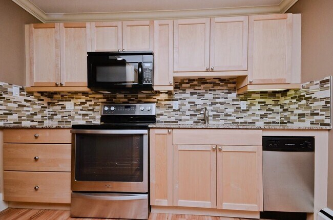 Photo - 10172-10113 113 St Unit 4