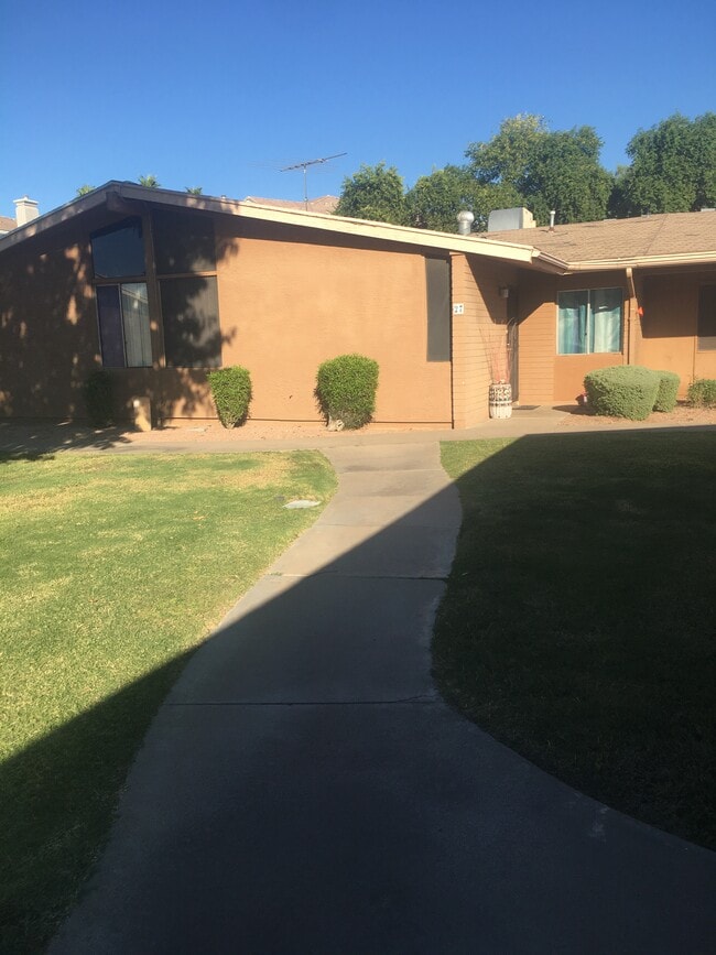 1718 E Campbell Ave Unidad 27