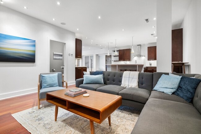 Building Photo - 182 E Bay St Unit 203 Rental