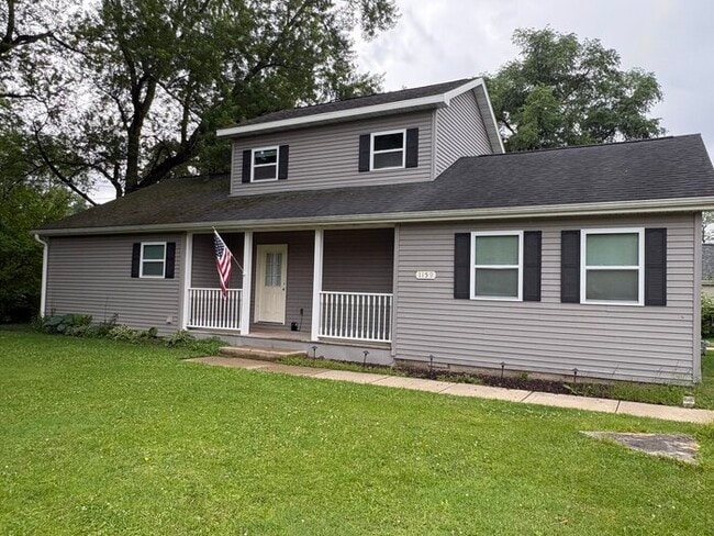 Building Photo - 2 Story Colonial - 3 bdrm/2 bath - LARGE YARD