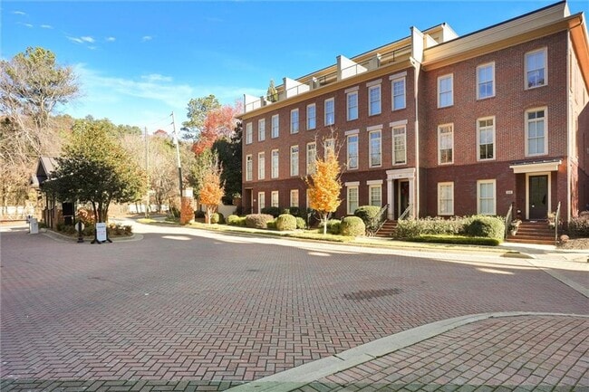 Photo - 902 River Vista Drive