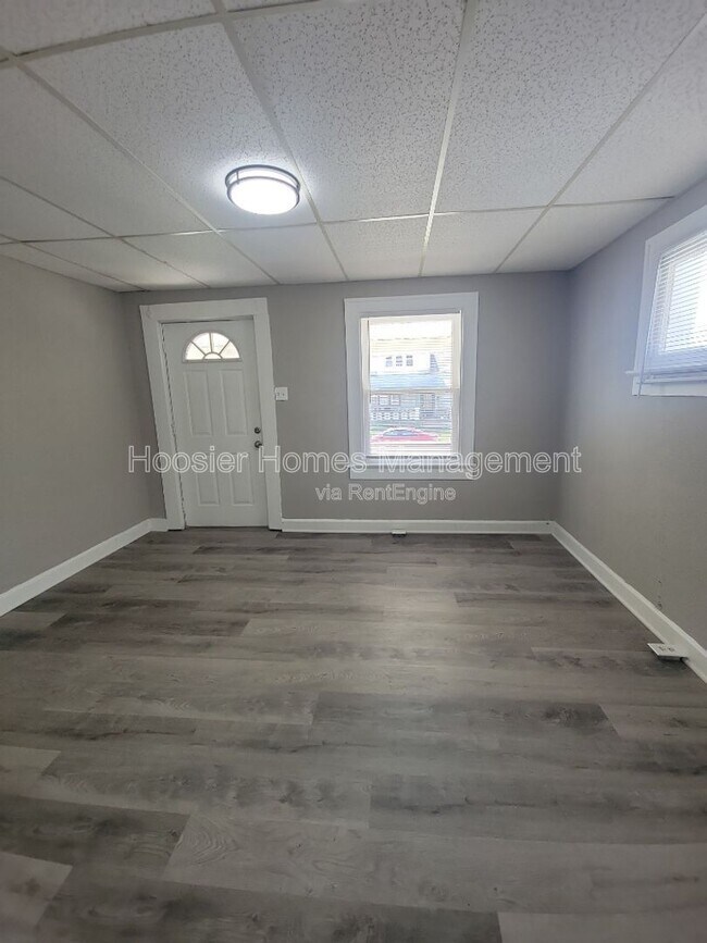 Photo - 83 N Ewing St