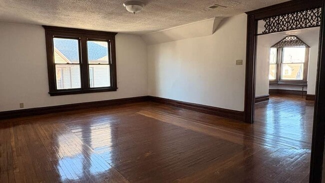 Photo - 331 Chestnut St