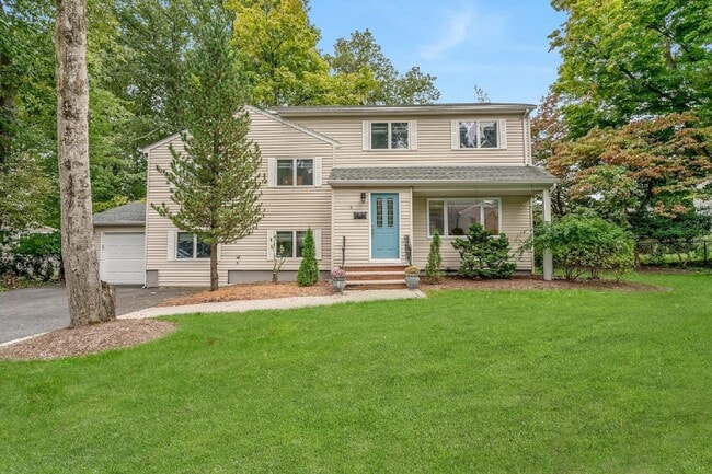 Photo - 8 Waibel Dr