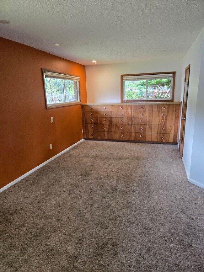 Photo - 1 level Mid Century Beauty! 3 Bd/ 3 ba