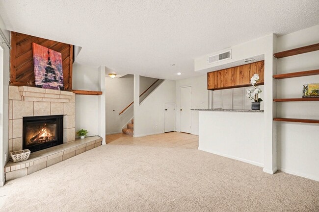 1900 Bay Area Blvd Unit 123 C