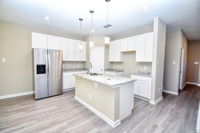 Photo - 6202 Oakridge Dr