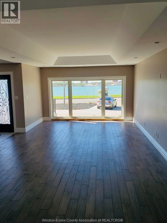 Photo - 2135 Riverside Dr W