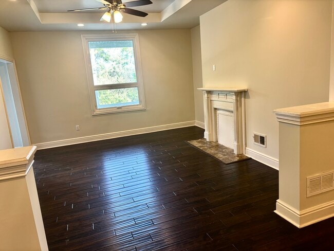 Photo - 215 Henderson St