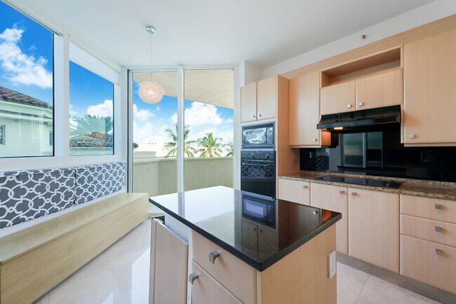 Kitchen - 300 S Pointe Dr Unit 405