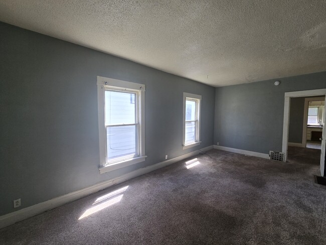 Building Photo - 408 Locust St