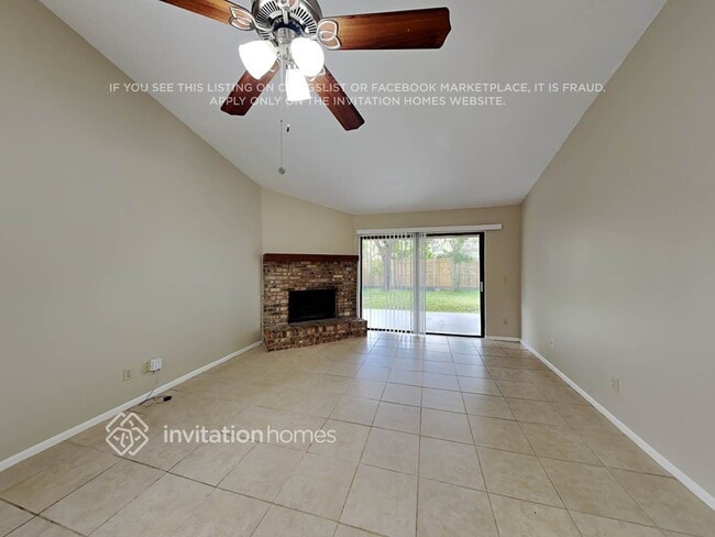 Photo - 1043 Burnett St