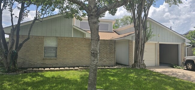 Building Photo - 15923 Boulder Oaks Dr Rental