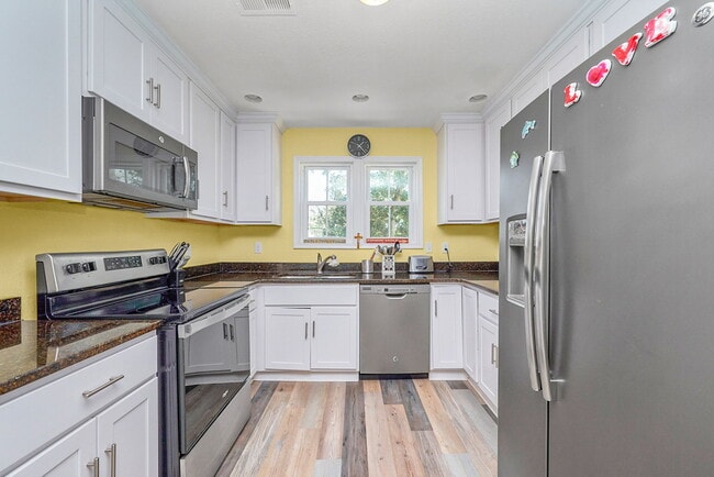 Photo - 9573 6th Bay St