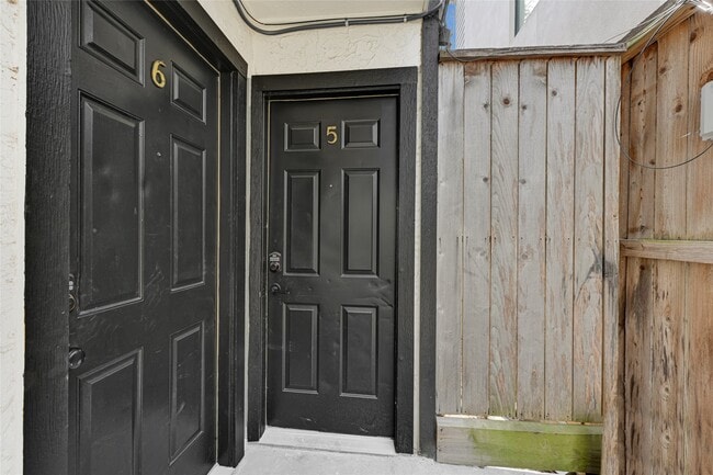 Photo - 1603 Welch St Unit 5