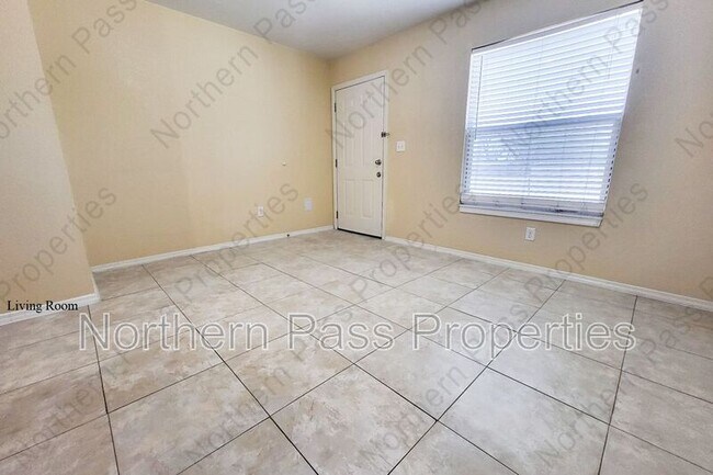 7365 N Loop Dr