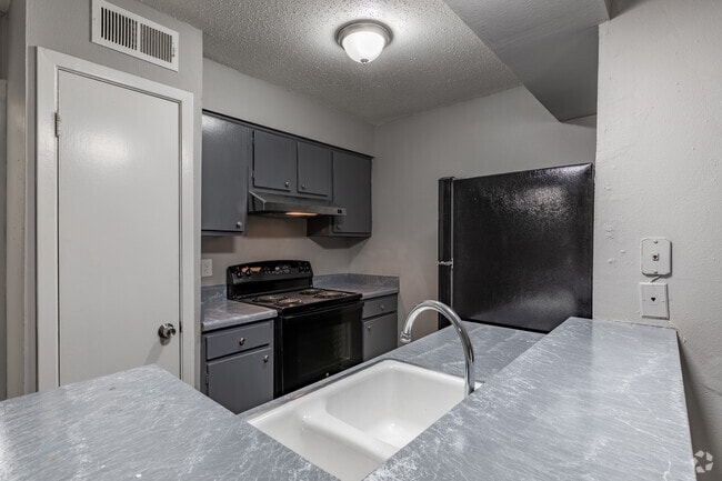 1HAB, 1BA - 598 ft² - Sola